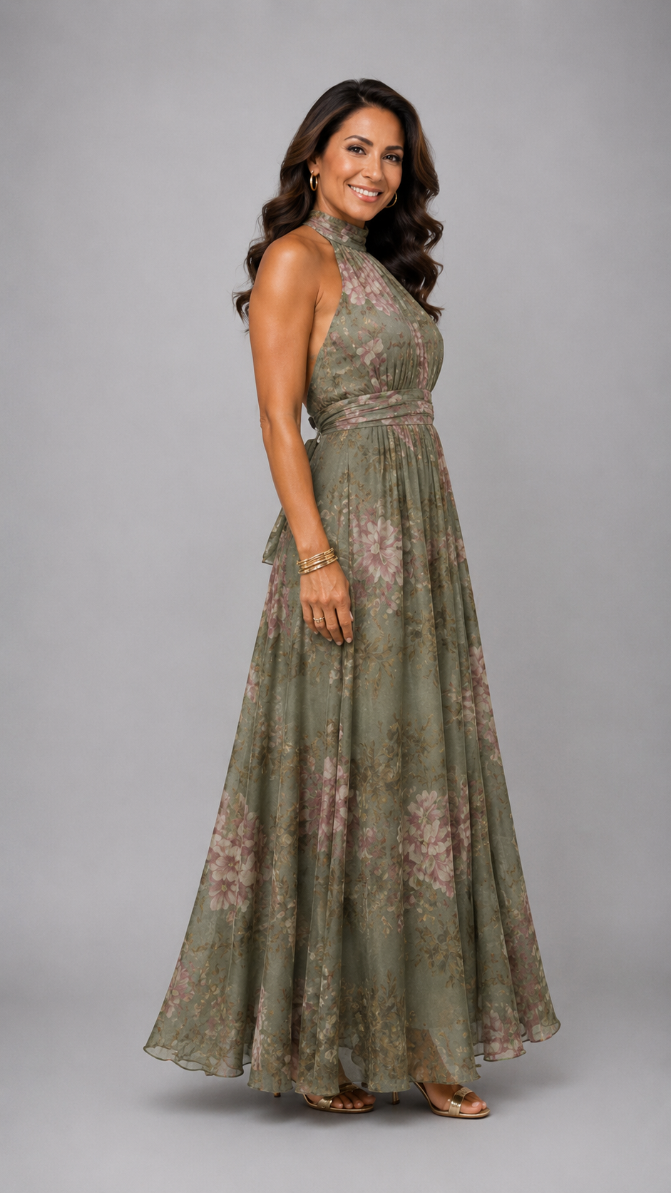 Serena | Vestido largo verde de chifón con estampado floral y cuello halter