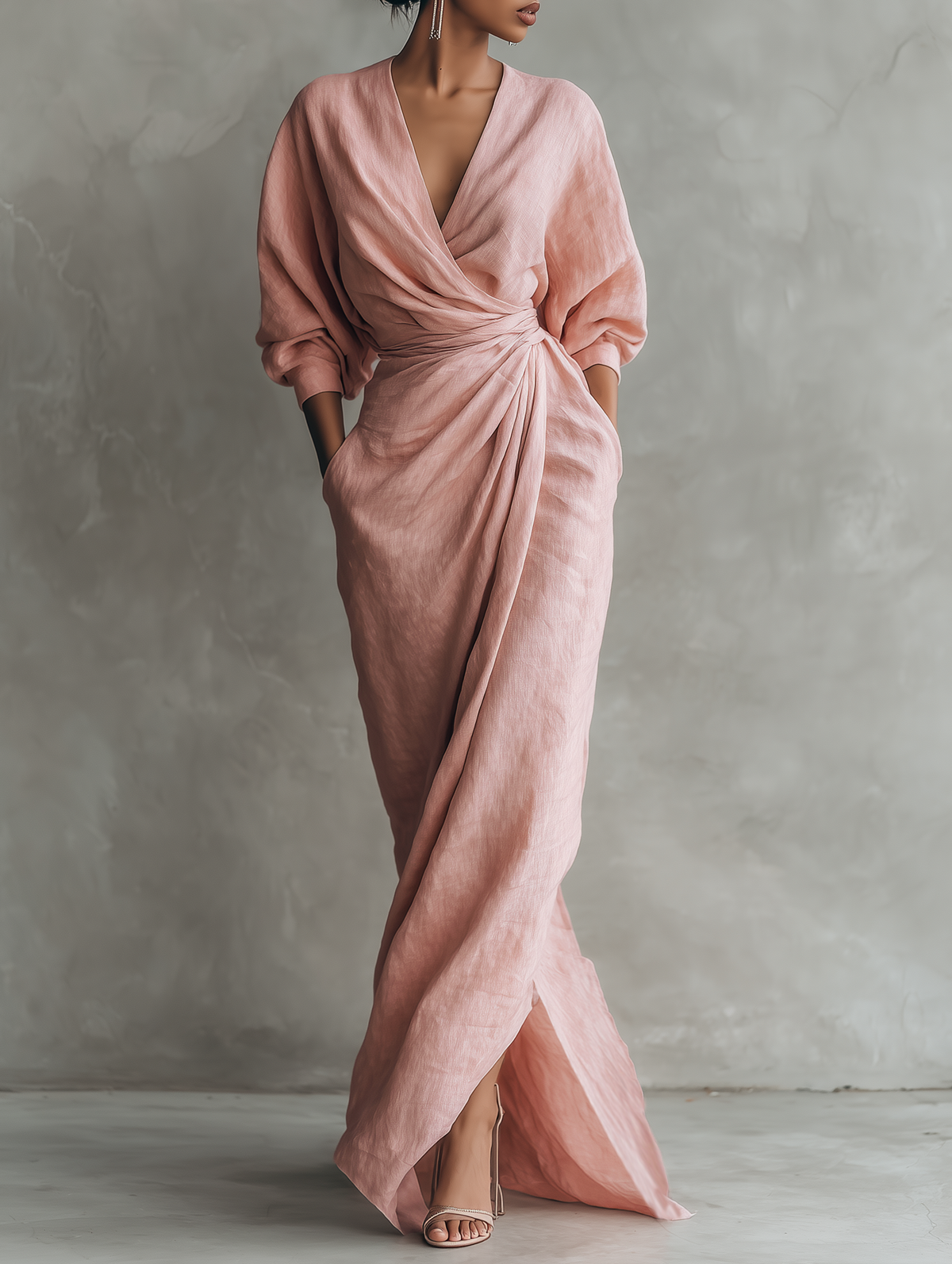 Vestido maxi rosa minimalista para mujer con escote en V