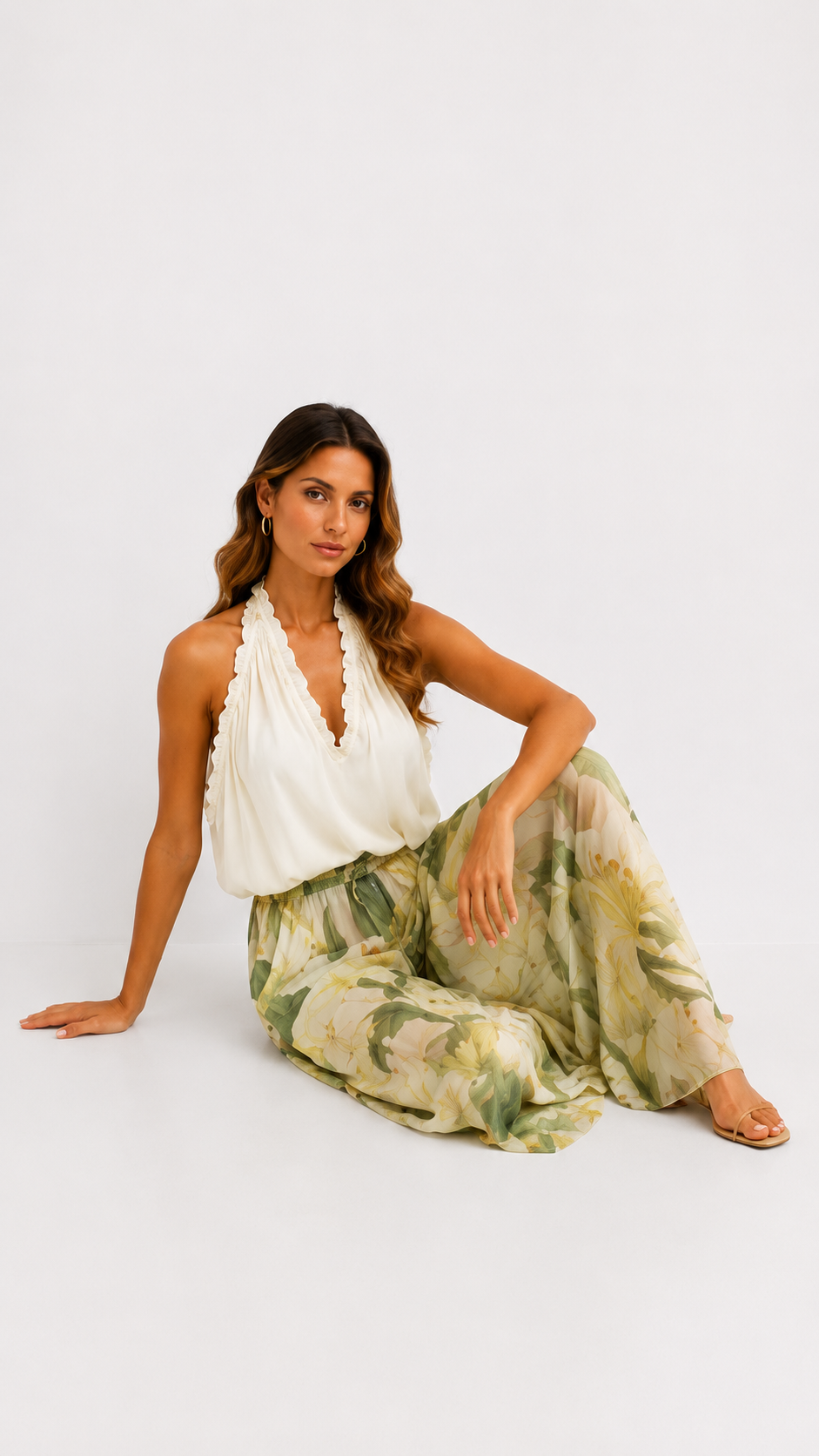 Alessandra | Top de gasa sin mangas con volantes y pantalones con estampado de lirios