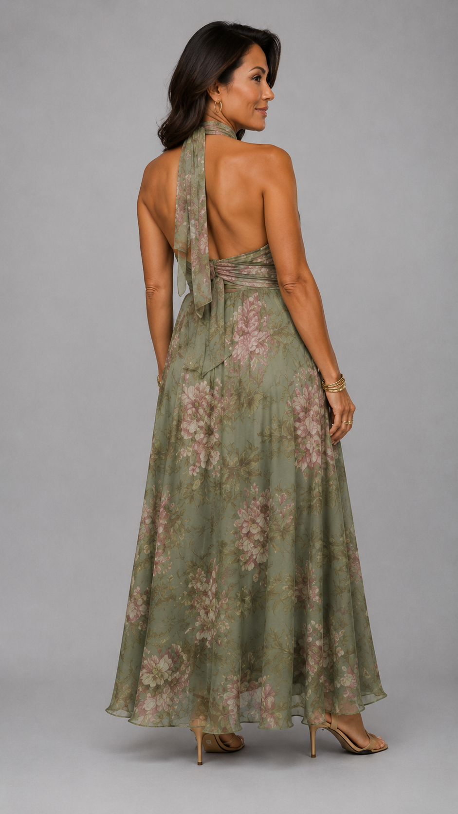 Serena | Vestido largo verde de chifón con estampado floral y cuello halter